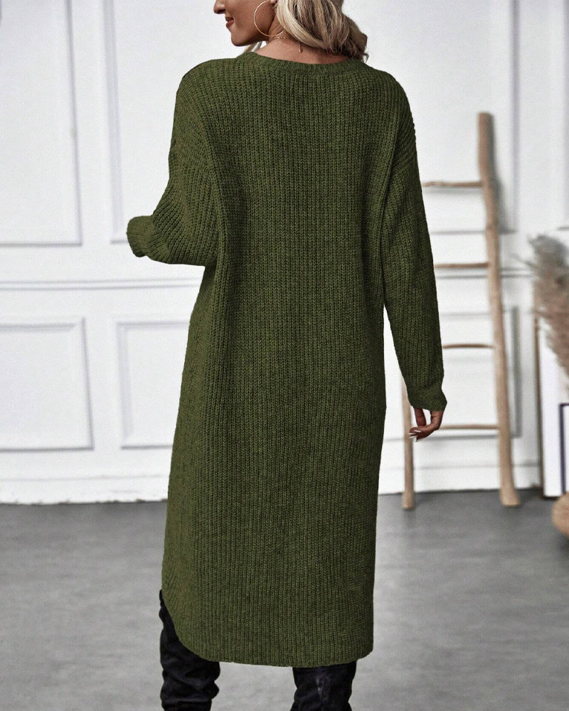 Jednobarevný svetr s nepravidelným lemem