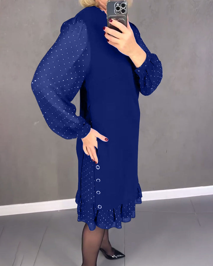 Elegantní šaty s puntíky a dlouhými rukávy