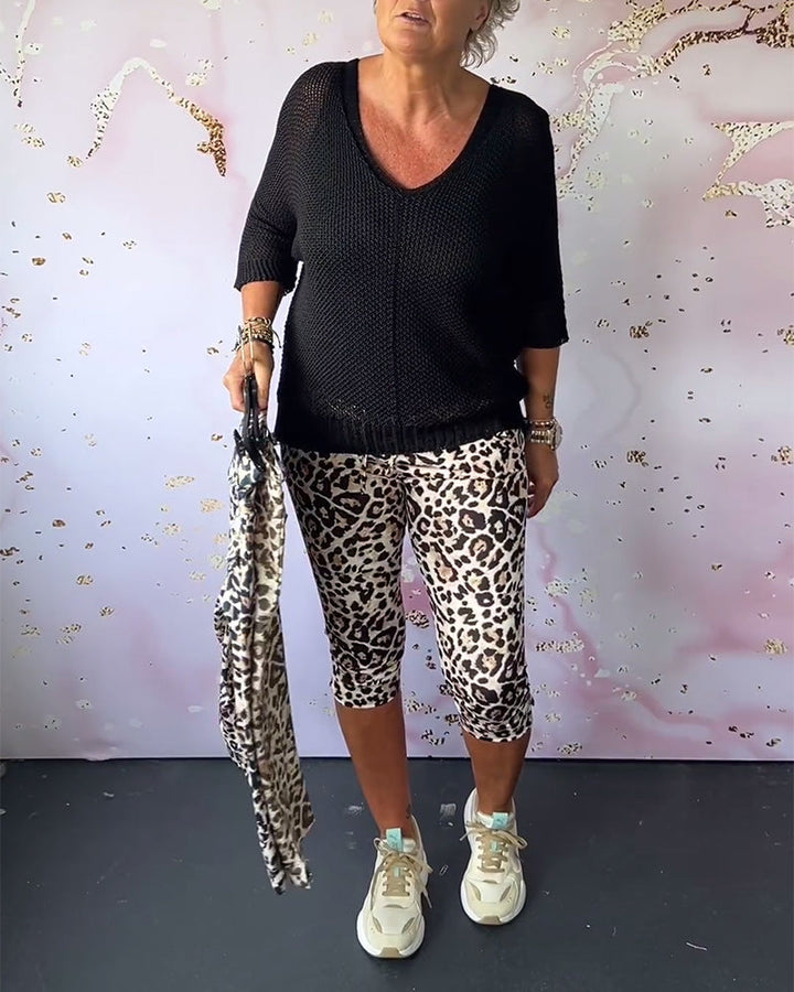 Úzké krátké kalhoty s leopardím potiskem