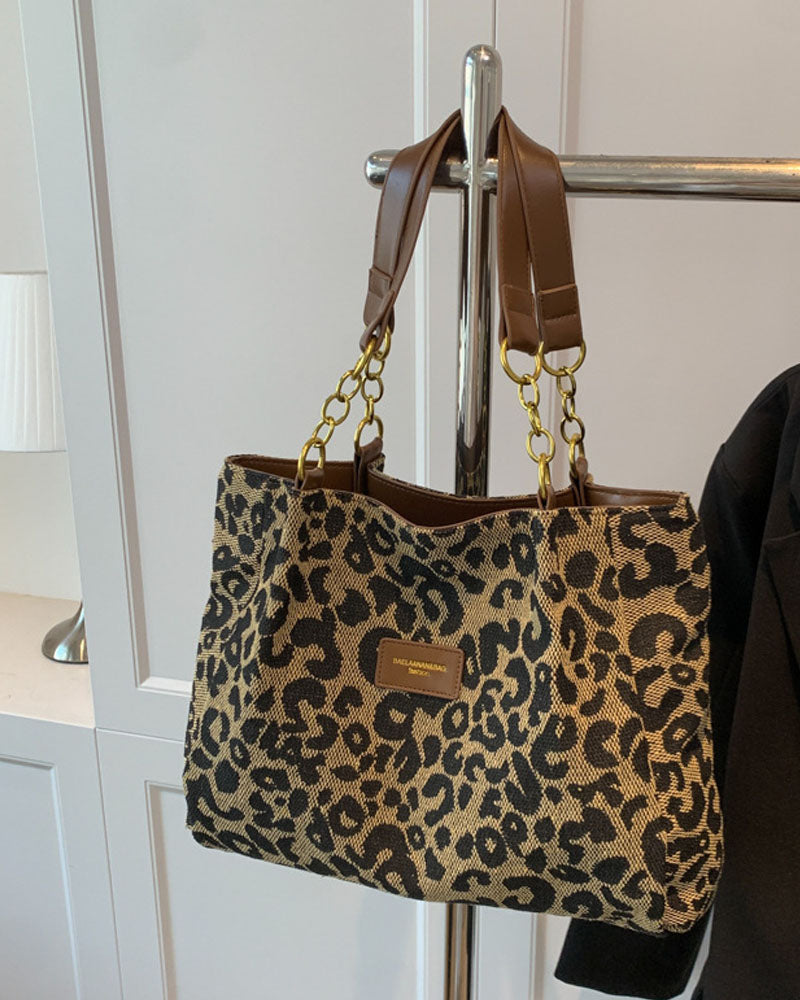 Kabelka přes rameno s leopardím vzorem
