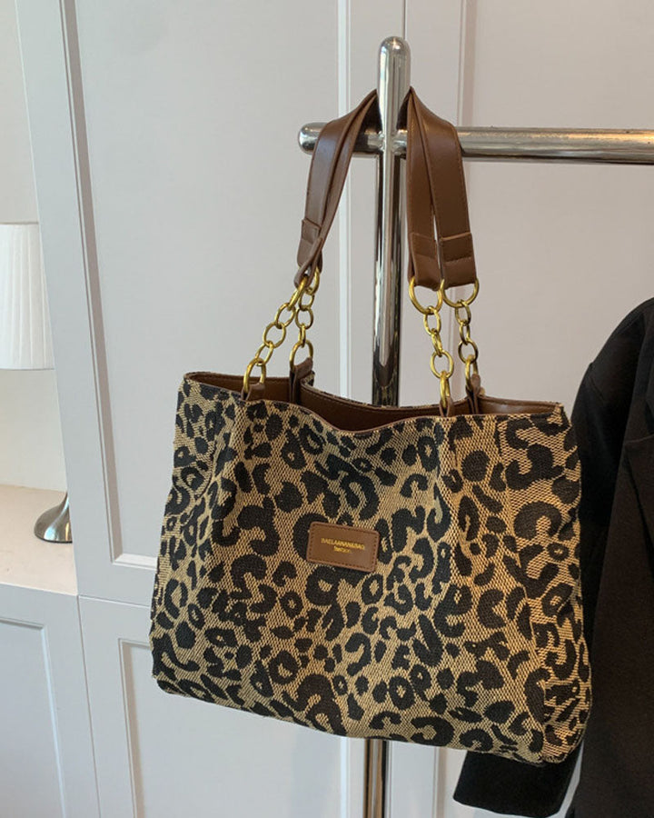 Kabelka přes rameno s leopardím vzorem