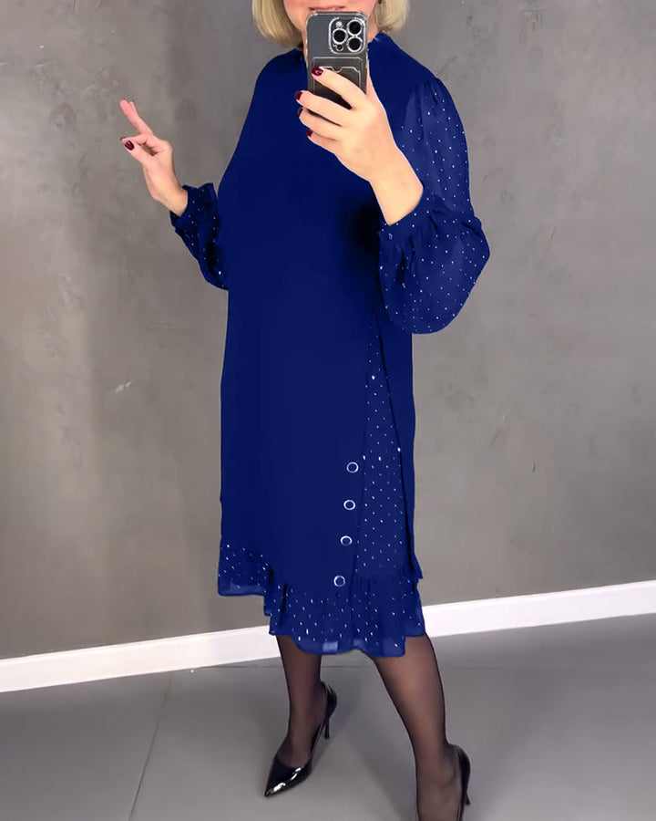 Elegantní šaty s puntíky a dlouhými rukávy