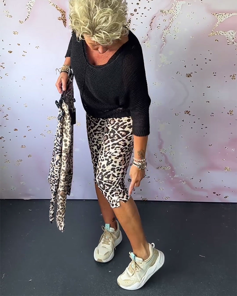 Úzké krátké kalhoty s leopardím potiskem