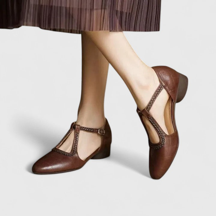 Delphine – elegantní uzavřené sandály