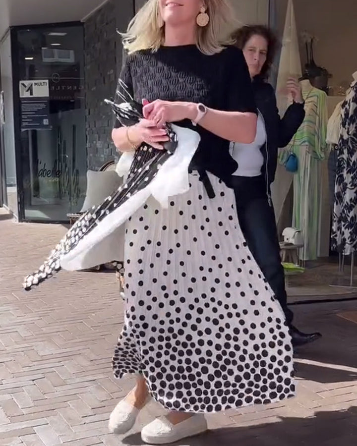 Elegantní plisovaná sukně s puntíky
