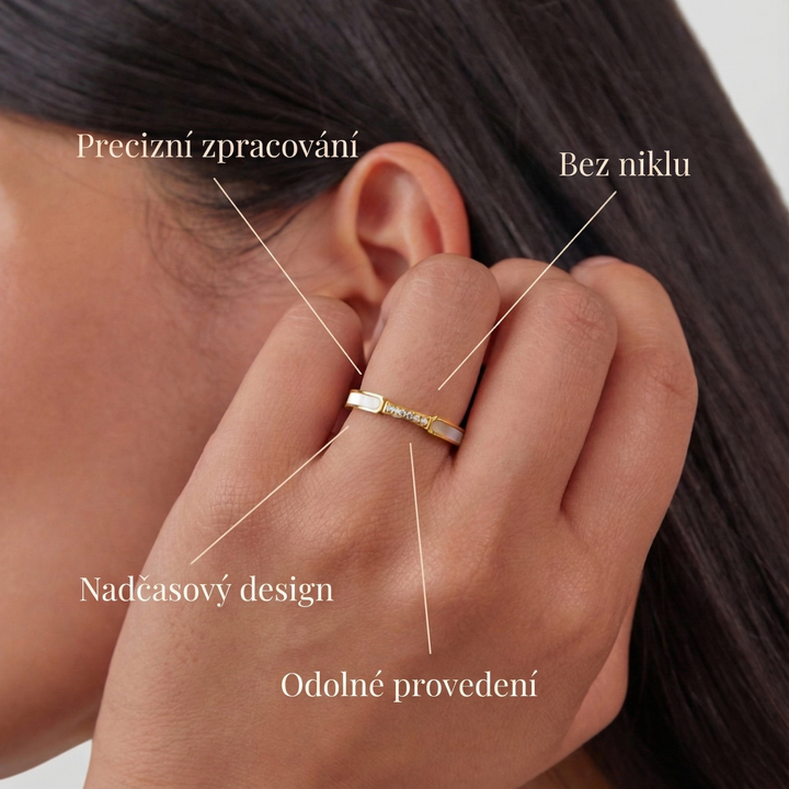 Lara úzký zlatý prsten s jemným leskem